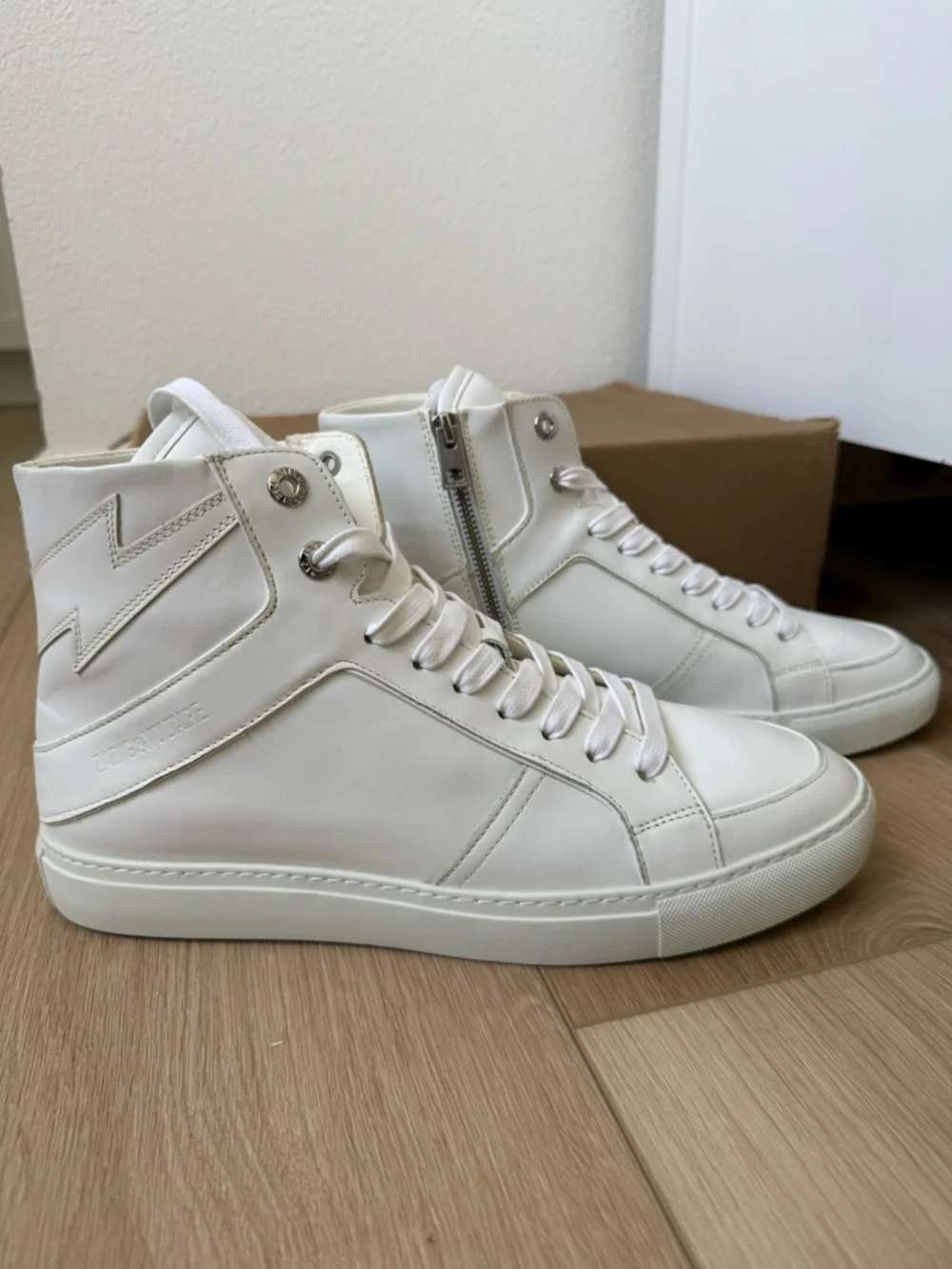 Zadig & Voltaire Men’s High Flash smooth High-Top Leather Sneakers.White. ZV1747 - Picture 2 of 13